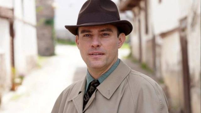 Ezgi Mola geri dönüyor. Belli oldu 5